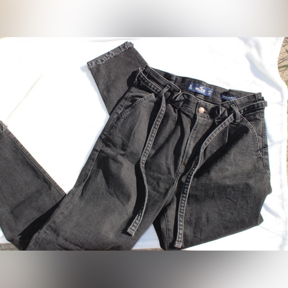 Hollister W27 L29 Ultra High Rise Mom Jean Vintage Stretch Black Jeans